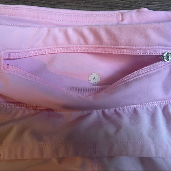 Lululemon Miami pink speed up shorts 2.5” - Picture 3 of 4